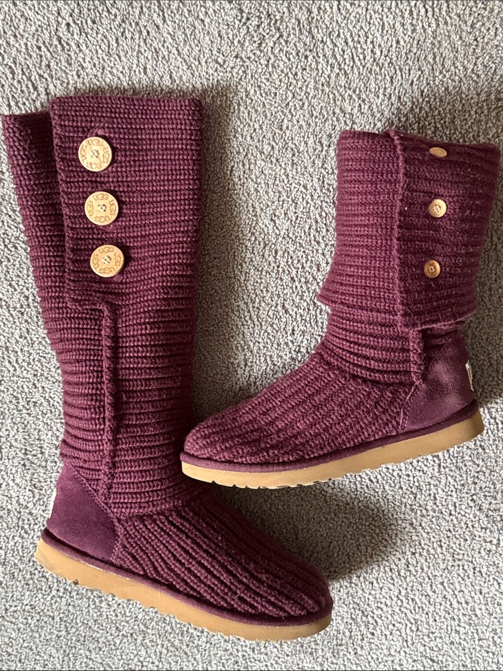 UGG 5819 Legacy Cardy Knit Tall Roll Down - Burgundy - w/Button Details. Size 8